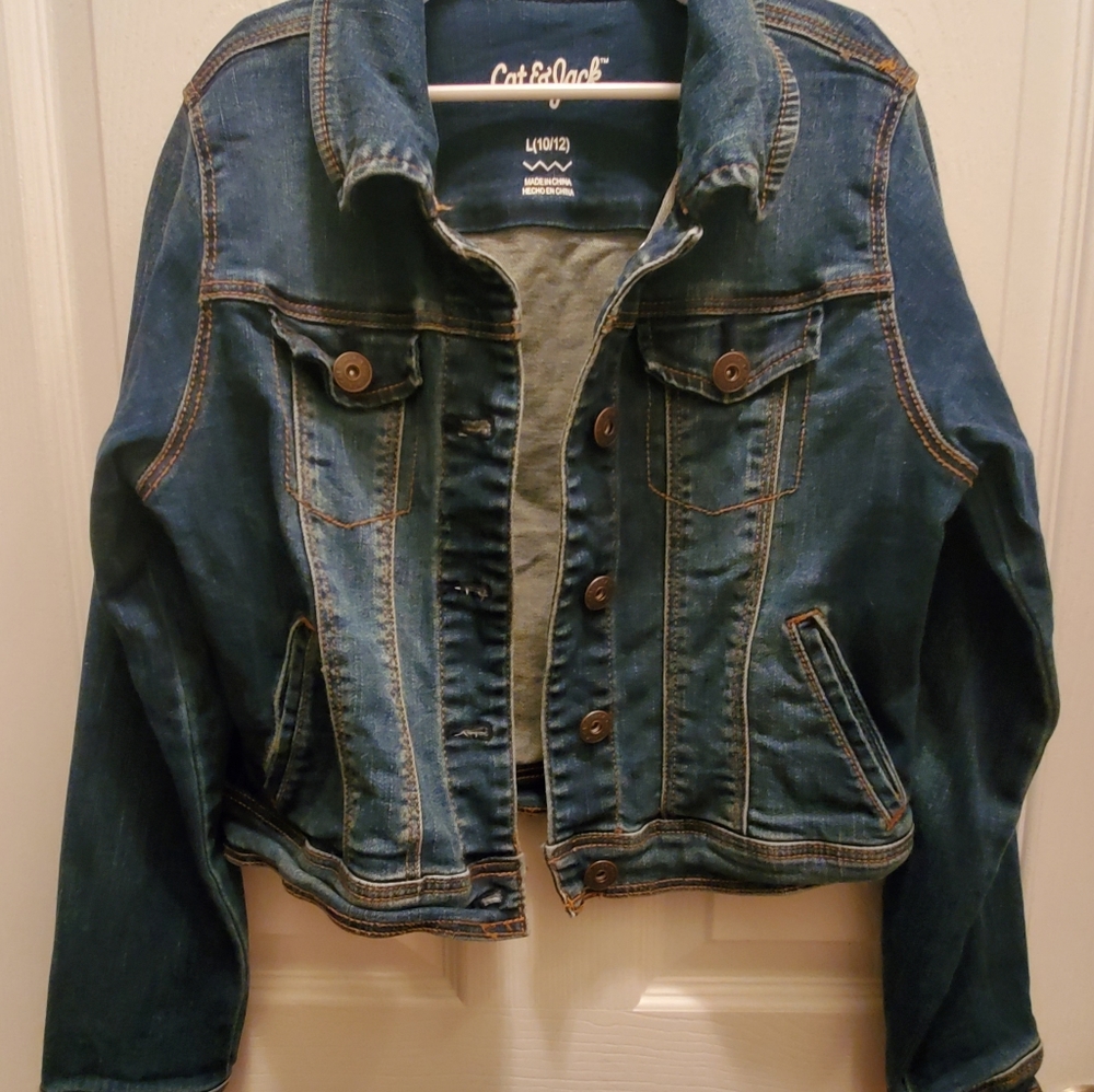 Cat and Jack girls jean jacket size 10/12 EUC